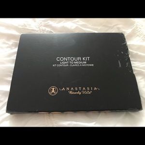 Anastasia Beverly Hills Contour Kit - new